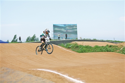 赤峰:“追风少年”巅峰对决 赤峰:“追风少年”巅峰对决