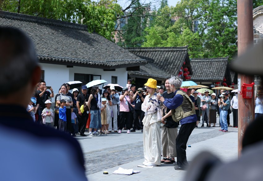 戏“聚”城厢古城成都青白江有戏 戏“聚”城厢古城成都青白江有戏