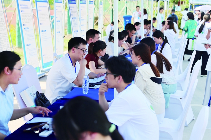 央地协同发力稳就业增量举措加速出台落实 央地协同发力稳就业增量举措加速出台落实