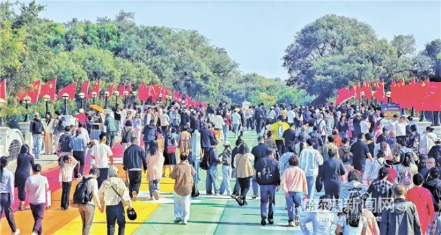 哈尔滨国庆中秋假期接待游客1080.7万人次,游客总花费72.41亿元|人文经济交相辉映消费活力强劲释放 哈尔滨国庆中秋假期接待游客1080.7万人次,游客总花费72.41亿元|人文经济交相辉映消费活力强劲释放